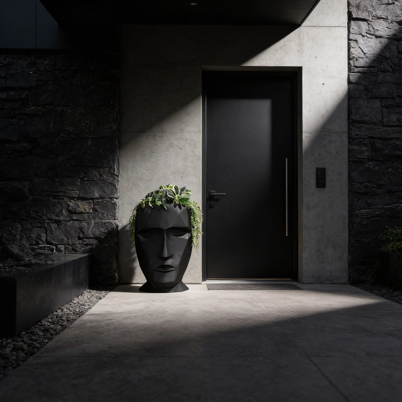 Grand Vase Visage Design – Objet d’Art Déco