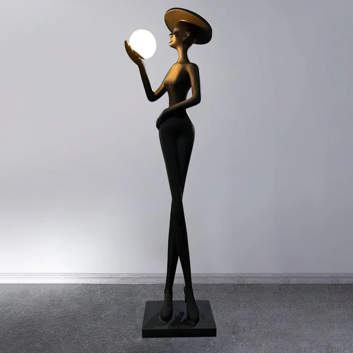Lampadaire Femme au Chapeau