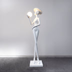 Lampadaire Femme au Chapeau